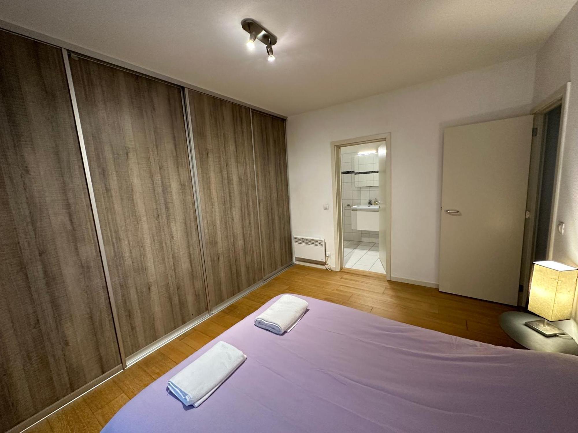 3 Bedroom Apartment In City Center With Balcony View Brüksel Dış mekan fotoğraf
